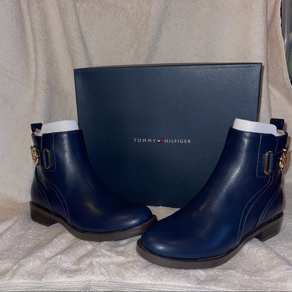 Women’s Tommy Hilfiger Booties- Size 6 - Picture 2 of 7